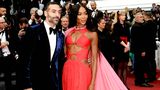 Das legendäre Supermodel Naomi Campbell wählte da was Extravaganteres. Sie kam in Begleitung des Filmproduzenten Mohammed Al Turki, der in Hollywood als ein großer Strippenzieher gilt. 