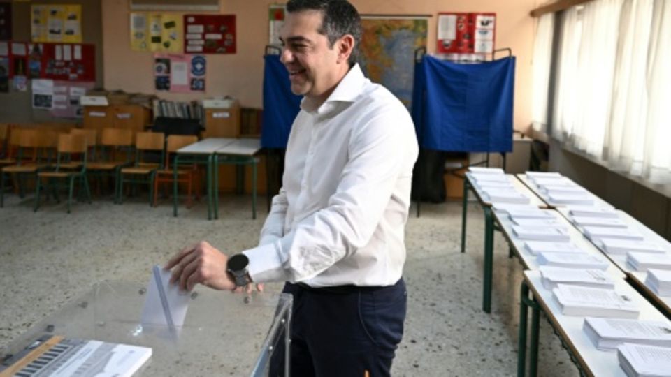 Syriza-Chef Alexis Tsipras bei der Stimmabgabe in Athen