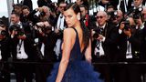 Das russische Supermodel Irina Shayk setzte auf viele Rüschen und ausgefallenen Ohrenschmuck