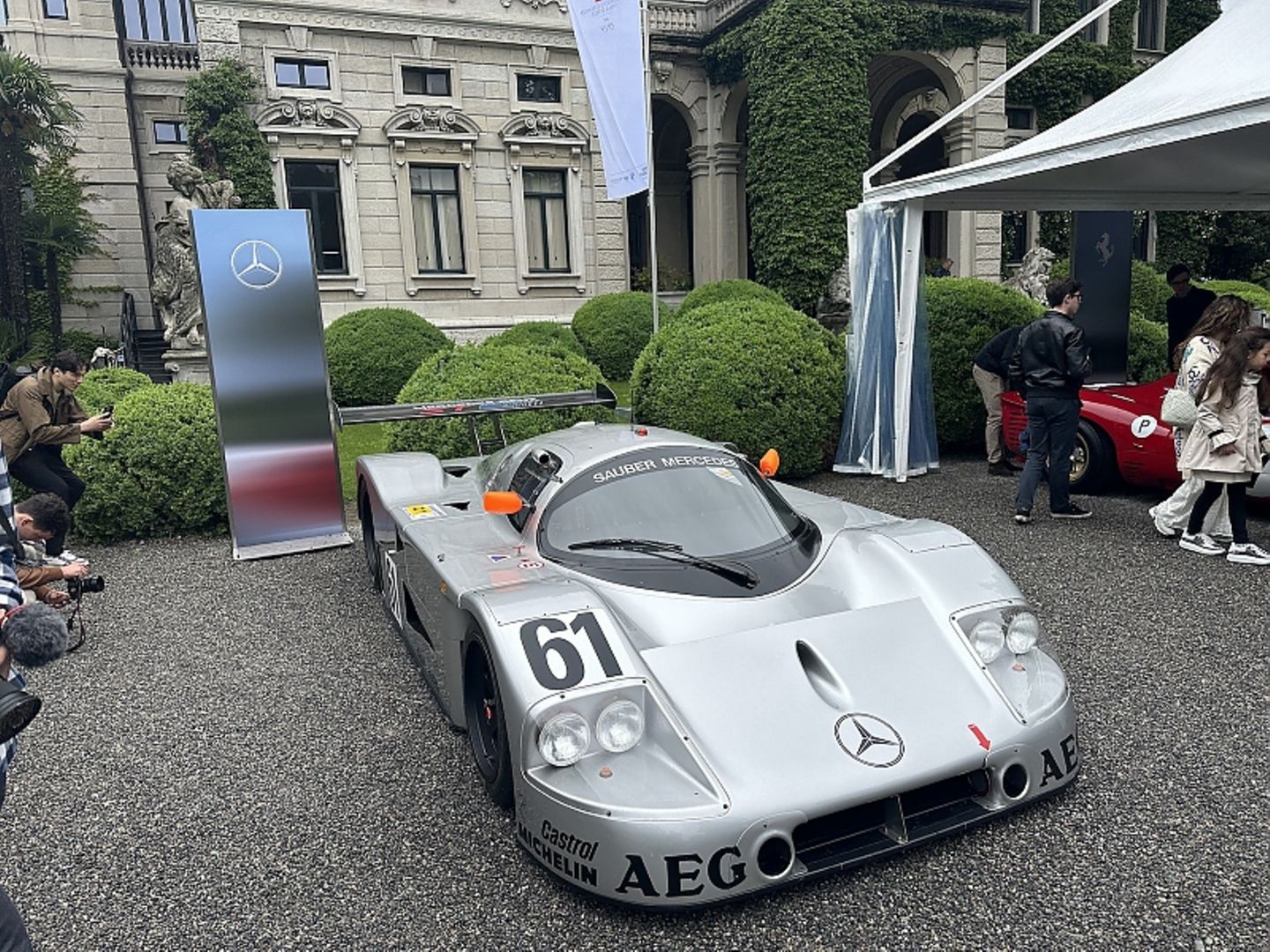 Le Mans Rennwagen an der Villa Erba