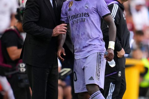 Real-Trainer Carlo Ancelotti und Angreifer Vinicius Junior in Valencia