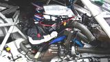 So sieht es im Cockpit des BMW M4 GT 4 mit der Nummer 73 aus.