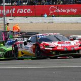 Der Ferrari 296 GT3 hier kurz nach dem Start. Das Frikadelli Racing Team holte sich den Sieg nach 24 Stunden.