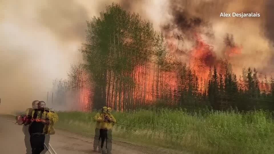 Video: Kanada: Dramatischer Kampf gegen Waldbrände
