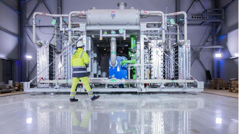 Ein Elektrolyseur für die Herstellung von grünem Wasserstoff in Oberhausen