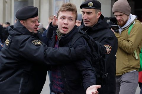 Belarus: 2021 verhaftete die belarussische Polizei den Journalisten Roman Protassewitsch