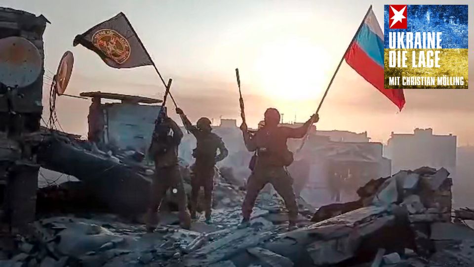 Die russische Propaganda verbreitete dieses Bild nach der erklärten Einnahme von Bachmut im Osten der Ukraine