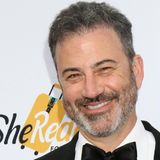 Comedian Jimmy Kimmel. Der Gastgeber der Late-Night-Show "Jimmy Kimmel Live!" des Senders ABC machte sich laut dem "Rolling Stone" 2018, zwei Jahre nach dem Wahlsieg von Donald Trump, so sehr über den damaligen Präsidenten lustig, dass das Weiße Haus sich beim ABC-Mutterkonzern Disney beschwerte.