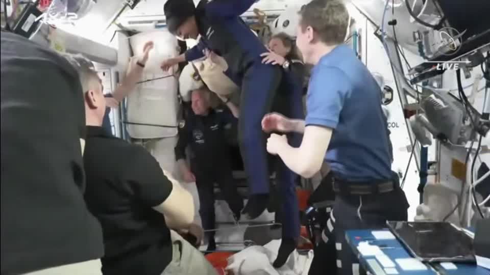 Video: Private Raumfahrtmission auf ISS angekommen