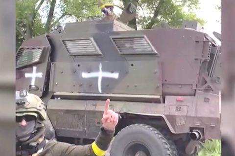Russische Partisanen greifen Gebiete in Russland an