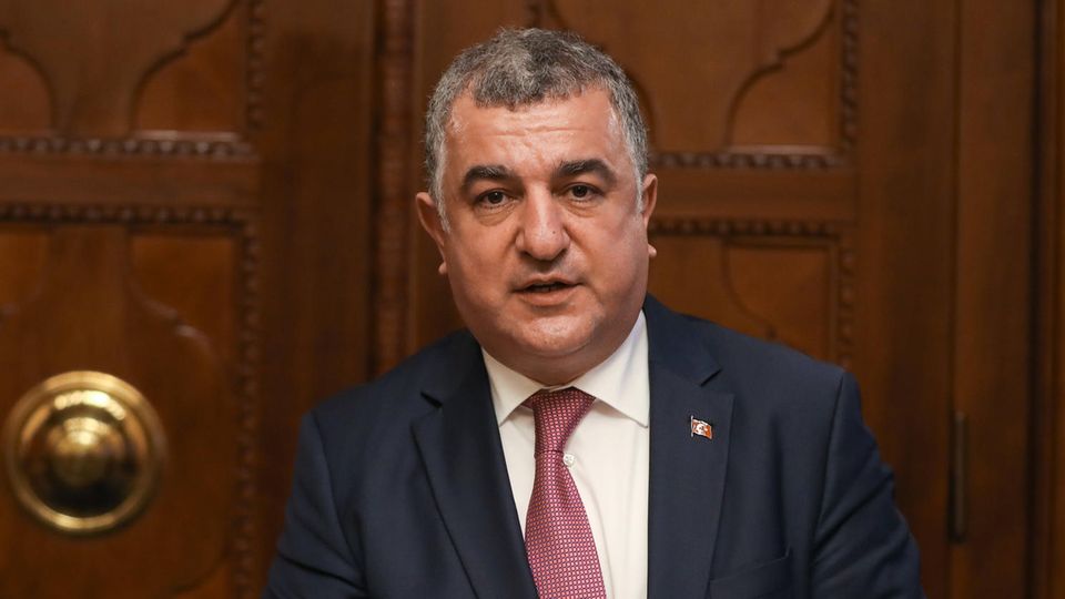 Der Botschafter der Türkei, Ahmet Basar Sen