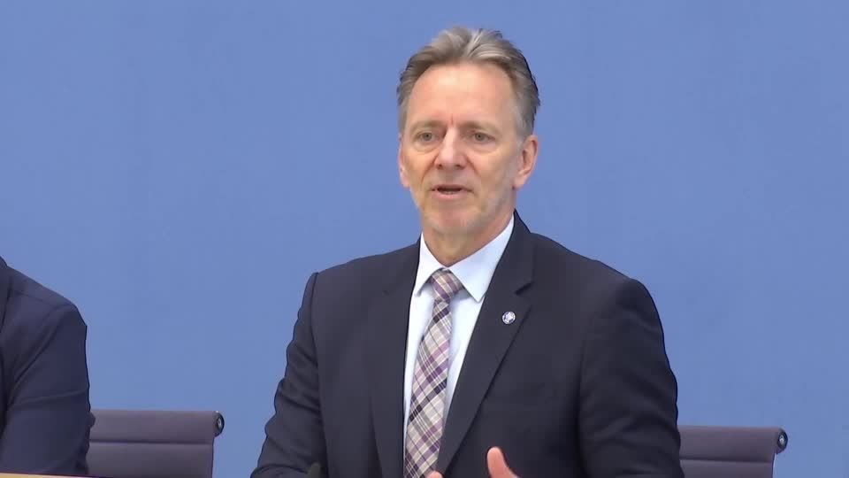 Video: BKA: Darstellungen von Kindesmissbrauch nehmen weiter zu