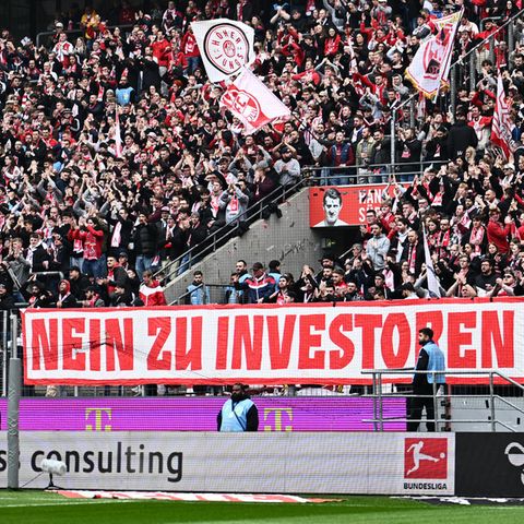 So wie die Fans des 1. FC Köln waren auch die Anhänger anderer Vereine gegen einen Investoren-Einstieg bei der DFL