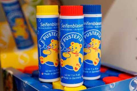 Drei Dosen Pustefix-Seifenblasen