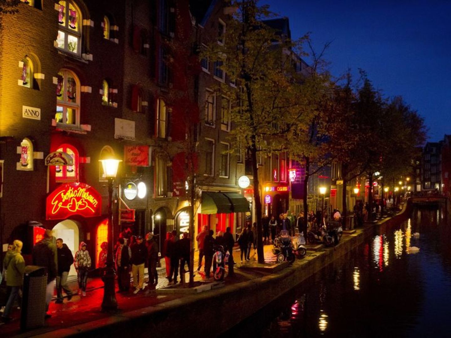 Amsterdam verbietet das Kiffen im alten Stadtzentrum | STERN.de