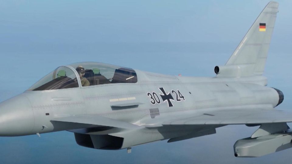 Hightech-Lenkwaffe der Bundeswehr: Das kann der Taurus-Marschflugkörper Um die Ukraine weiter zu unterstützen, fordert CDU-Politiker die Lieferung deutscher Taurus-Marschflugkörper an Kiew. Wir erklären, was die gut fünf Meter lange Hightech-Lenkwaffe so besonders macht und wie sie eingesetzt werden kann.