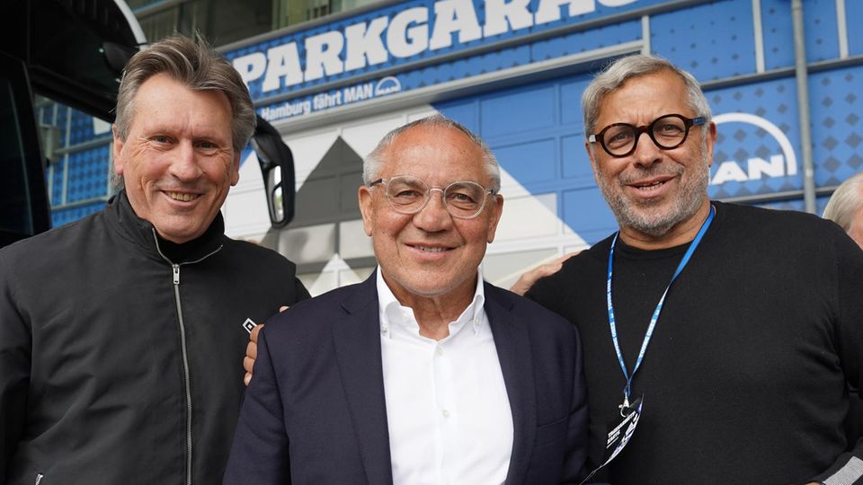 Die Europapokalsieger des HSV von 1983 heute: Manfred Kaltz (l.), Felix Magath (M.) und Jimmy Hartwig