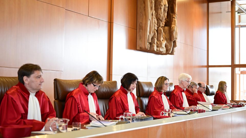 Die Richter des Zweiten Senats des Bundesverfassungsgerichts in Karlsruhe