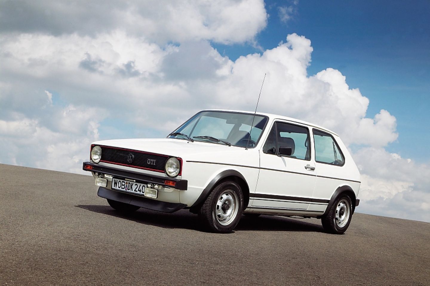 03VW_Golf_1.jpg