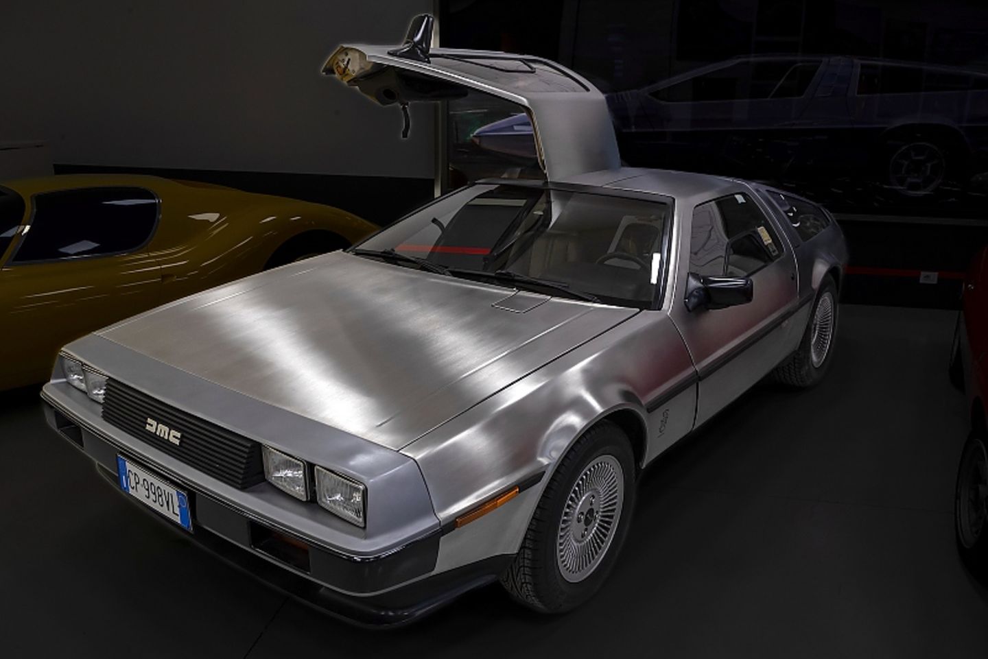 DeLorean DMC