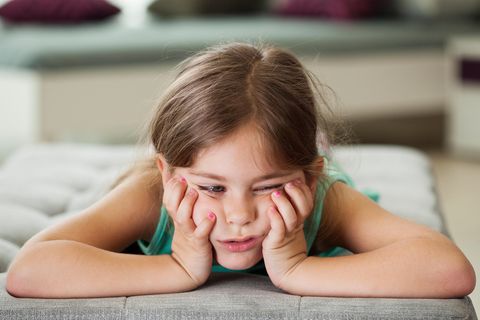 Viele Eltern wollen ihre Kinder vor Frust und Langeweile bewahren – dabei bieten diese Gefühle echte Chancen. 