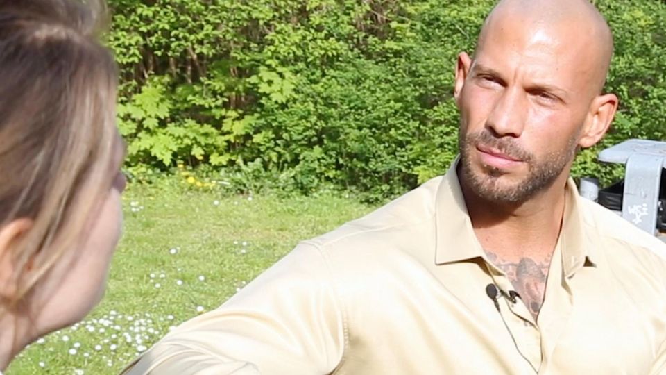 Sex zu dritt: Sex in langjährigen Beziehungen: Paar spricht über Dates mit einem Callboy