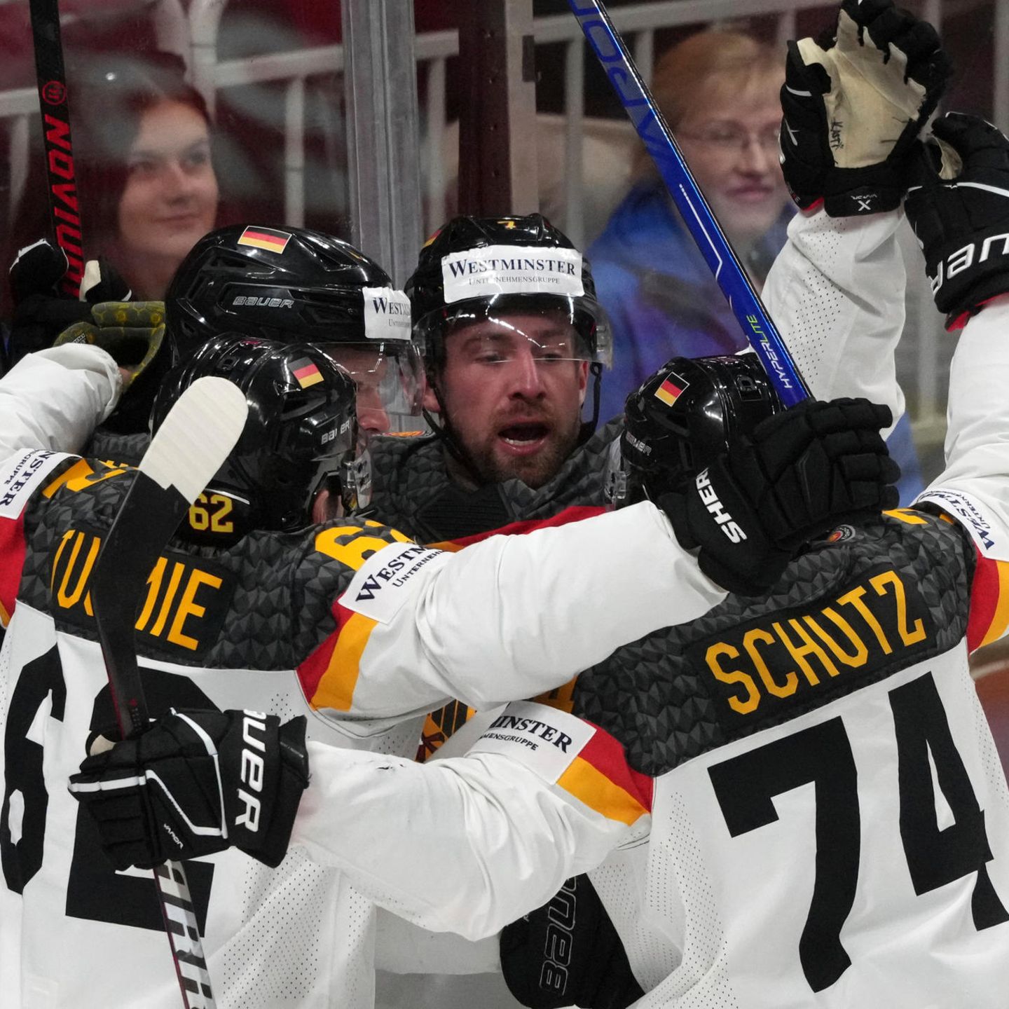 Eishockey-WM in Riga Deutsches Team zieht ins Halbfinale ein STERN.de