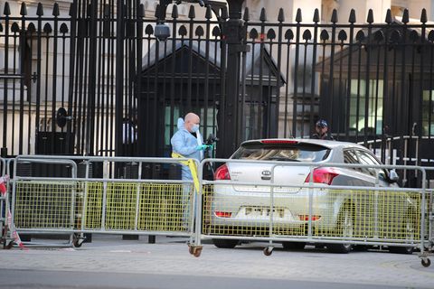 Auto rammt Tor von Downing Street 10: "Ich hörte einen großen Knall"