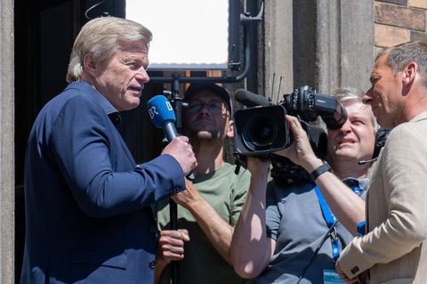 Oliver Kahn vor einem Jahr auf Rathausbalkon in München: "Das können die sich abschminken"