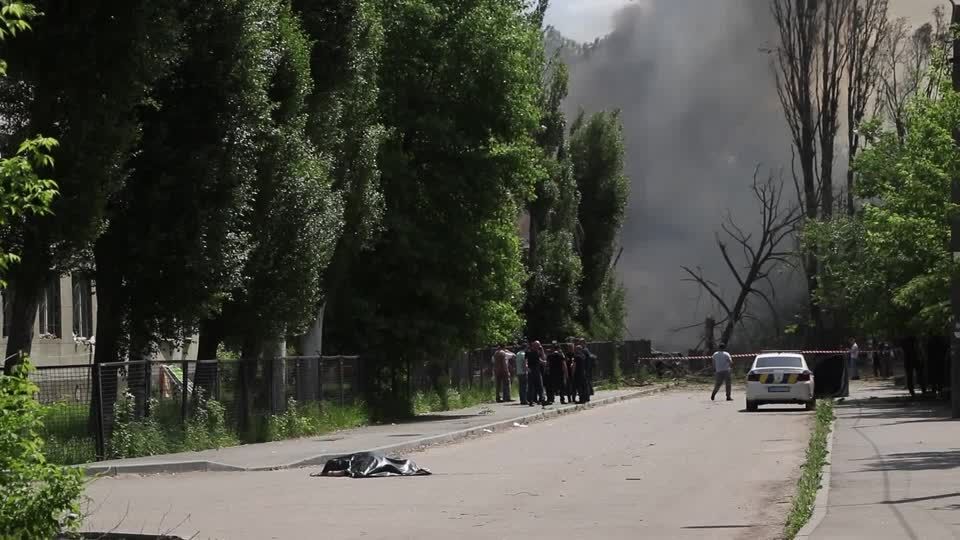 Video: Ukraine: Mehrere Tote bei Angriff auf Klinik