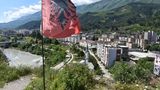 Blick auf die albanische Kleinstadt Permet
