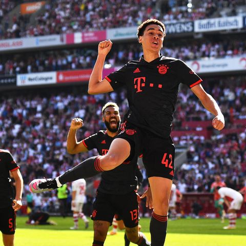 Bayerns Jamal Musiala jubelt nach seinem Meister-Tor gegen den 1. FC Köln