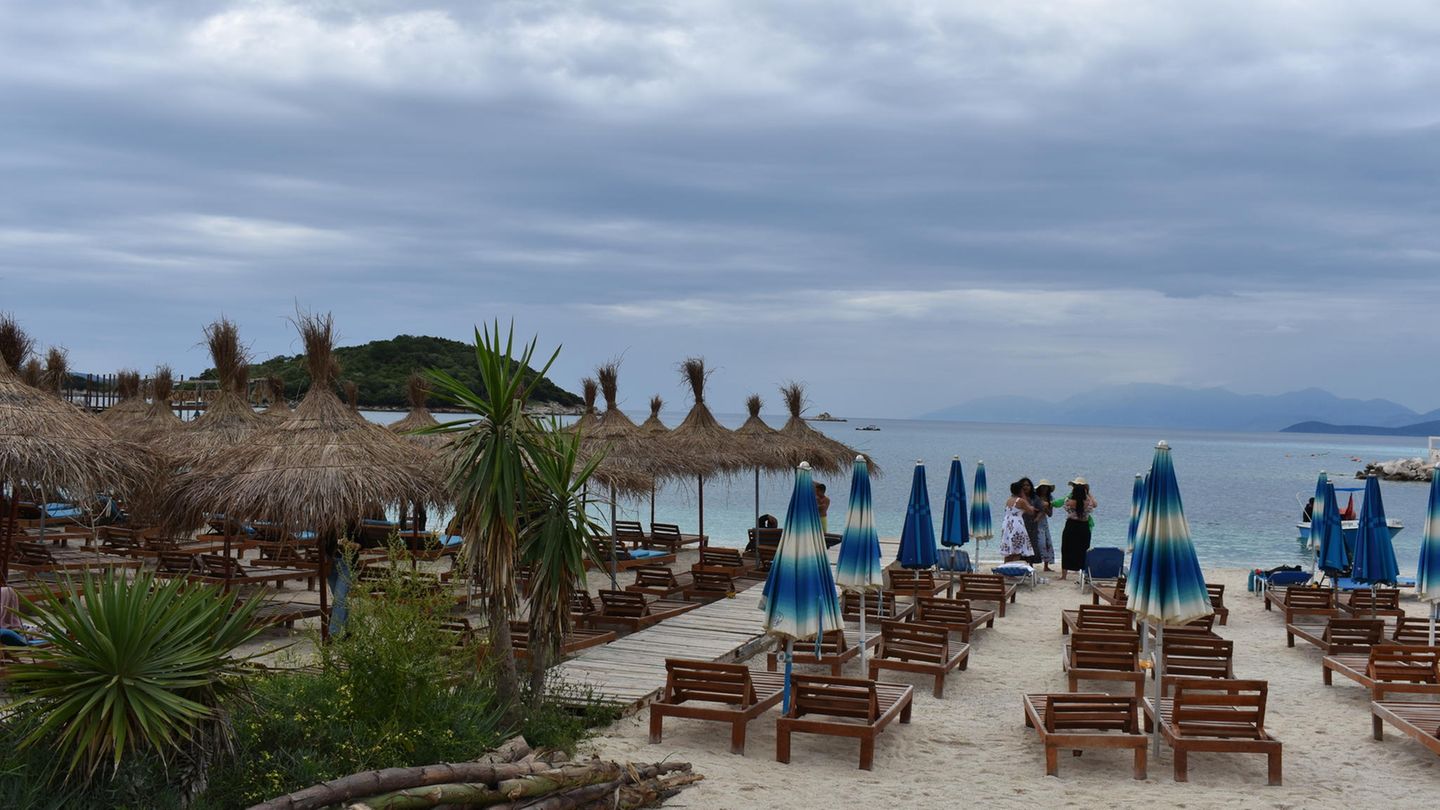 Blick auf den Strand von Ksamil