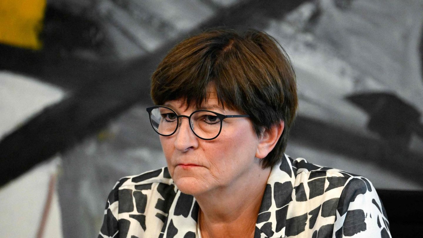 SPD-Vorsitzende: Nach umstrittenen Razzien: Saska Esken stellt sich hinter 