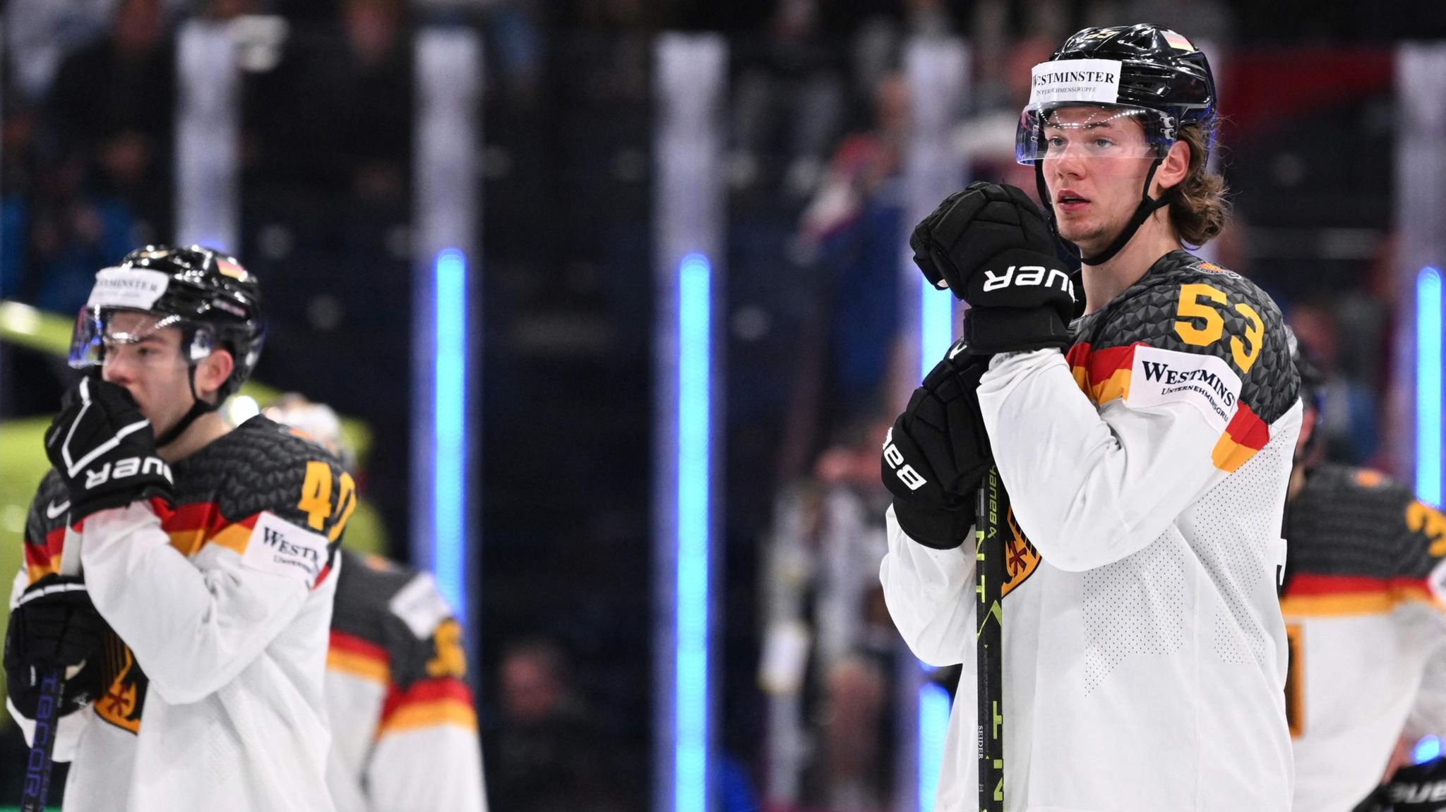 Tränen der Enttäuschung Deutschlands Eishockey-Team verpasst WM-Titel STERN.de