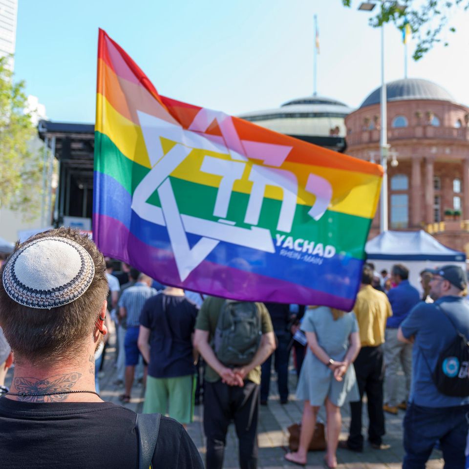 Das Konzert von Pink Floyd-Mitgründer Roger Waters in Frankfurt am Main wurde von Antisemitismus-Protesten begleitet. 