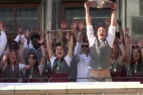 Video: Zehntausende feiern doppelte Meisterschaft in München