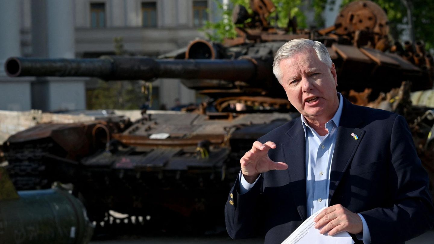 Russia writes US Senator Graham out for a search – Russophobic statement