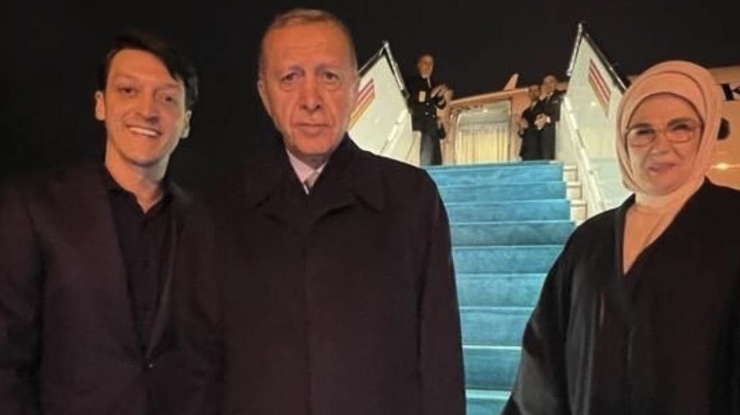 Türkiye election: Özil posts photo with Erdogan even after election victory