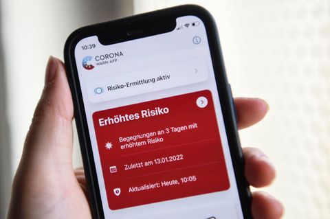 Die Corona Warn-App auf einem Handy