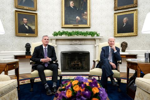 Schuldenstreit: Kevin McCarthy, Republikanischer Sprecher im Repräsentantenhaus, und US-Präsident Joe Biden