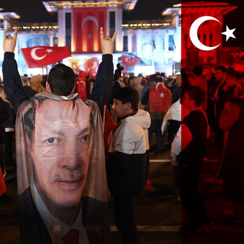 Vor dem Präsidentenpalast: Erdogan-Anhänger feiern seinen Sieg nach der Stichwahl in der Türkei