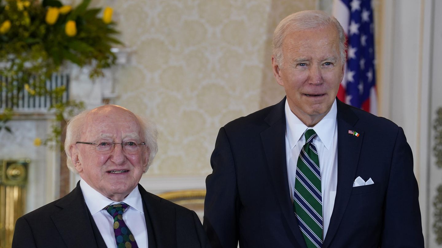 Vielleicht hat Joe Biden seinen Besuch in Irland Mitte April auch von Michael D. Higgins Tipps geholt. Der ist nämlich nicht nur rund anderthalb Jahre älter als Biden, sondern auch schon länger im Amt: Seit 2011 ist Higgins Präsident von Irland.