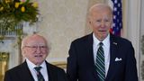 Vielleicht hat Joe Biden seinen Besuch in Irland Mitte April auch von Michael D. Higgins Tipps geholt. Der ist nämlich nicht nur rund anderthalb Jahre älter als Biden, sondern auch schon länger im Amt: Seit 2011 ist Higgins Präsident von Irland.
