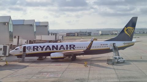 Eine Ryanair-Maschine am Flughafen Palma de Mallorca