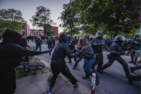 Proteste in Hamburg gegen die Verurteilung von Linksextremistin Lina E.