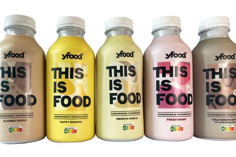 Kandidat 3: Yfood  Die Trinkmahlzeit Yfood hatte einst einen Auftritt in der "Höhle der Löwen" und vermarktet sich seitdem erfolgreich als vollwertige Mahlzeit für alle, die keine Zeit zum Essen haben. Foodwatch hingegen sieht die hohe Kaloriendichte und den eingesetzten Süßstoff des hochverarbeiteten industriellen Produktes kritisch. Zudem enthalte etwa die Sorte Vanille trotz des Hinweises "ohne Zuckerzusatz" 22 Gramm Zucker aus der verwendeten Kuhmilch. Auch der Preis von 3,99 Euro für eine Flasche sei "ziemlich happig für Milch mit Wasser und ein paar zugesetzten Vitaminen, Mineralien und Süßstoff". Yfood erklärt dazu, den Süßstoff einzusetzen, um auf Zuckerzusatz verzichten zu können. Den in der Milch enthaltenen Zuckeranteil hält Yfood für nicht problematisch. Die Produkte böten eine vollwertige Mahlzeit mit ausgewogenem Nährwertprofil zu einem guten Preis.