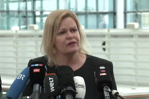 Video: Selbstjustiz ist nicht erlaubt: Bundesinnenministerin zu Protesten nach Lina E. Verurteilung