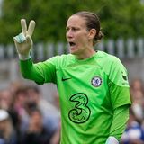 Tor: Ann-Katrin Berger, FC Chelsea London  Die Nummer 2 spielt in London bei einem der besten Teams Europas. Mit Chelsea gewann Berger drei englische Meisterschaften und stand 2021 im Champions-League-Finale. Die 32-Jährige erkrankte bereits zweimal an Schilddrüsenkrebs, ließ sich davon aber nie aus der Bahn werfen.
