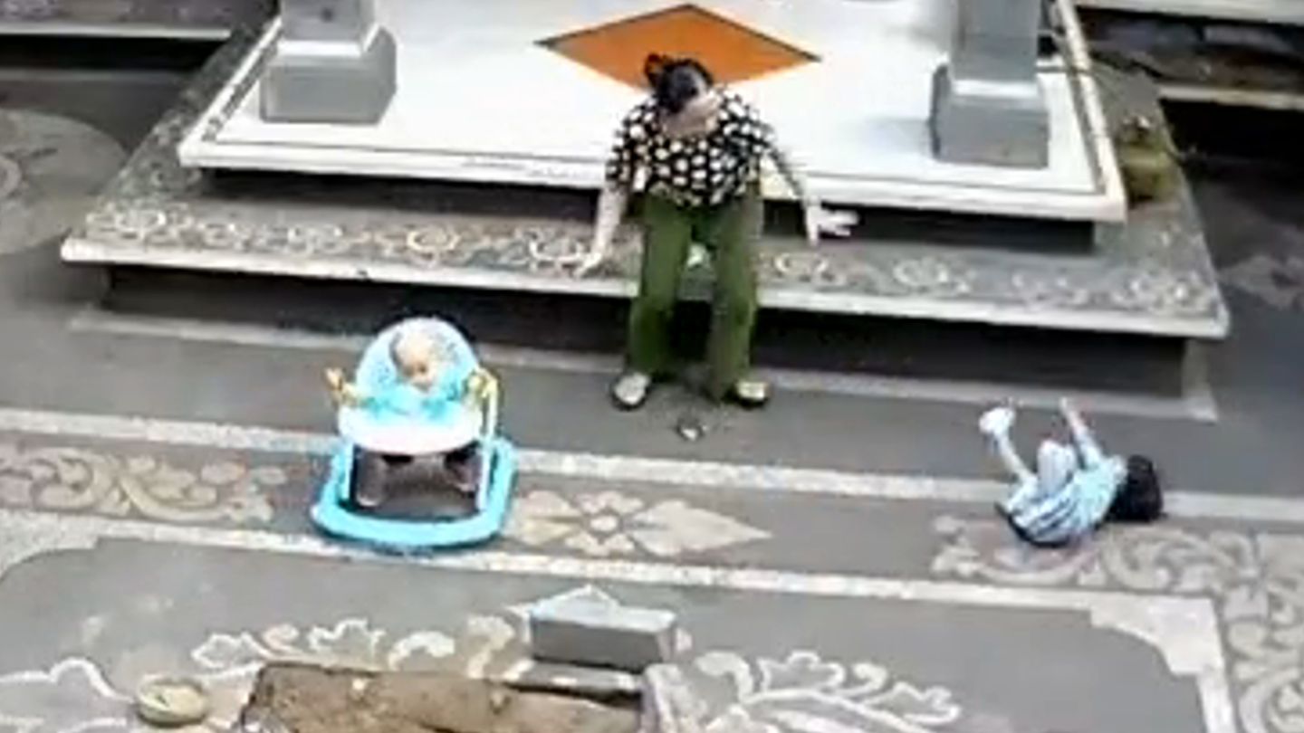 Multitasking Mutter hat ihre Hände überall gleichzeitig STERN.de